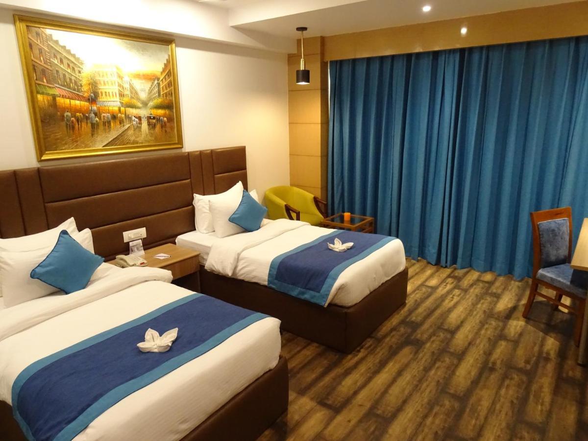 The Grand Arc Hotel & Convention Centre Shahjahanpur Exterior foto